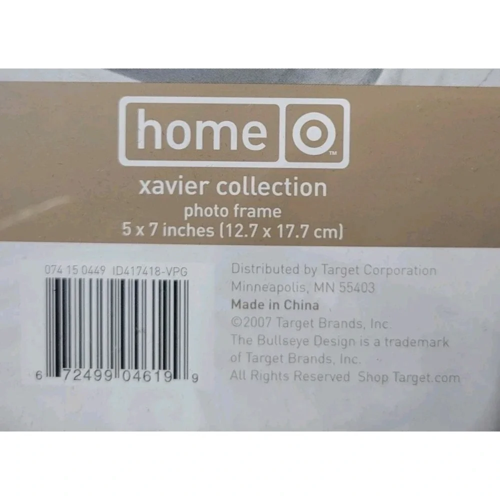 Vintage‎ Home Xavier Collection free standing Picture Frame 5x7 in glass insert